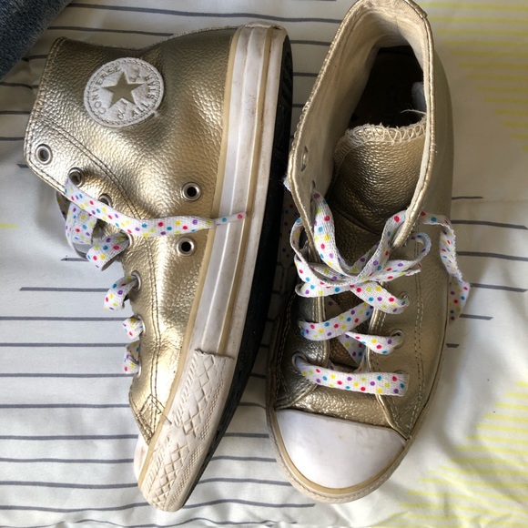 GOLD CONVERSE - Picture 1 of 5